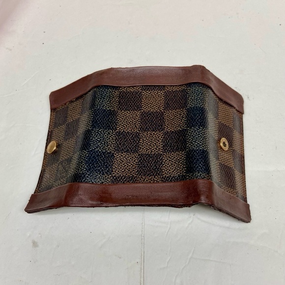 Louis Vuitton, Damier Ebene 6-Hooks Key Case - Picture 9 of 12